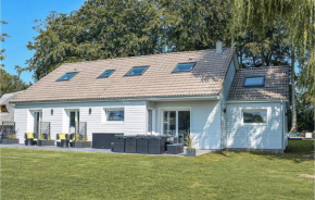 5 Bedroom Cozy Home In St-Martin-Aux-Buneaux